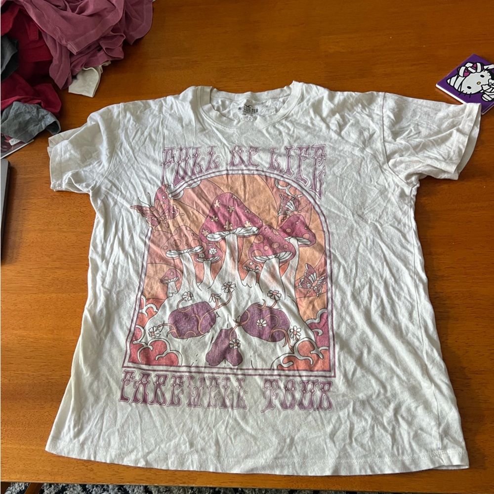 Hollister White and Purple Short Sleeve Tee
